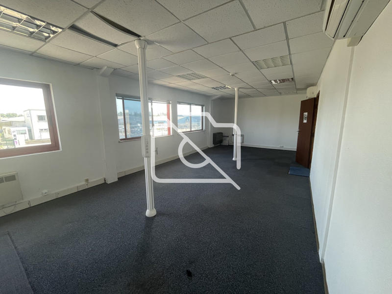 Entrepôt - 2 000 m²