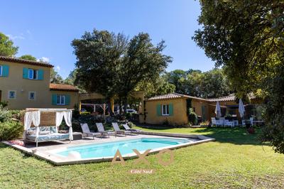 Maison - 230 m² - 8 pièces