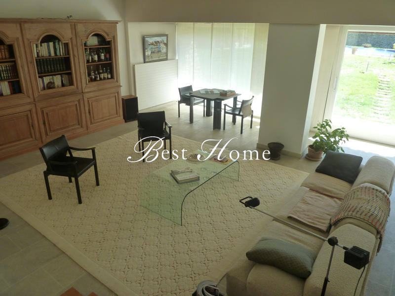 Propriété - 380 m² - 7 pièces