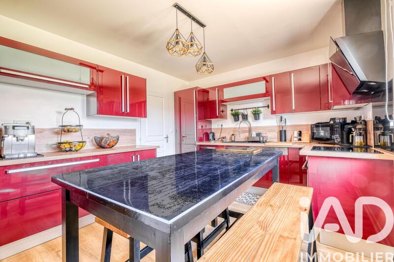 Maison - 194 m² - 7 pièces