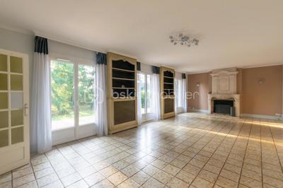 Demeure - 210 m² - 9 pièces