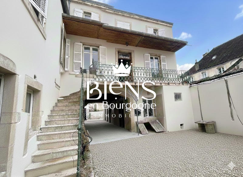 Appartement - 96 m² - 5 pièces