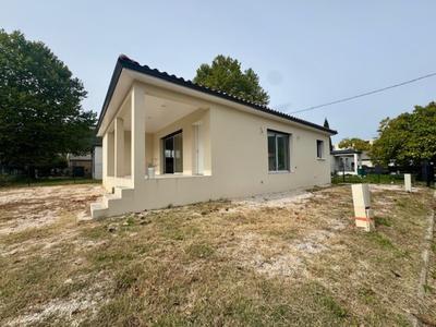 Maison - 92 m² - 5 pièces