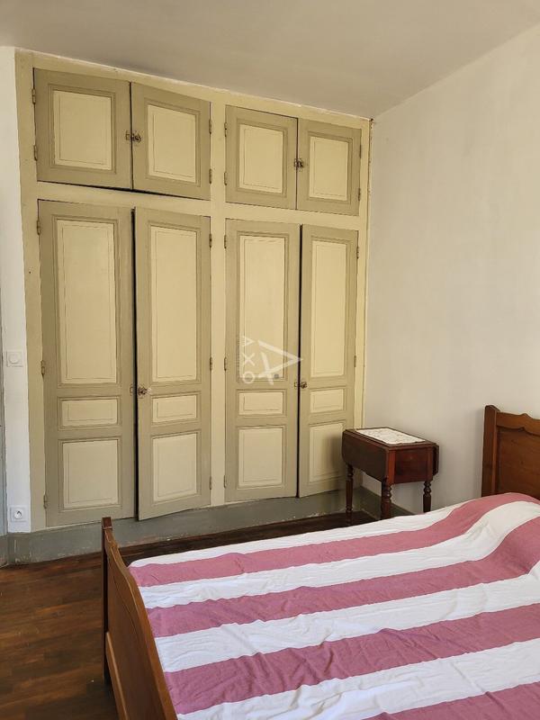 Propriété - 224 m² - 11 pièces