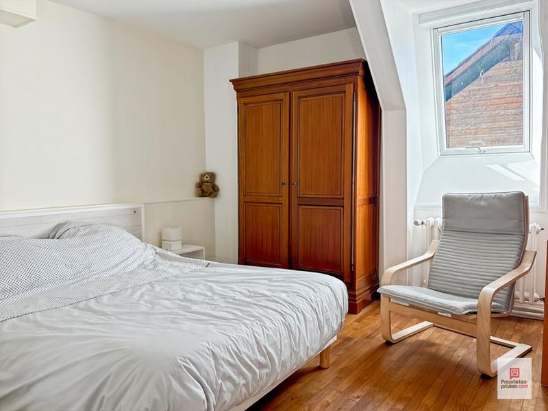 Maison - 244 m² - 10 pièces