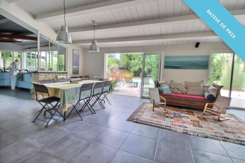 Propriété - 216 m² - 8 pièces