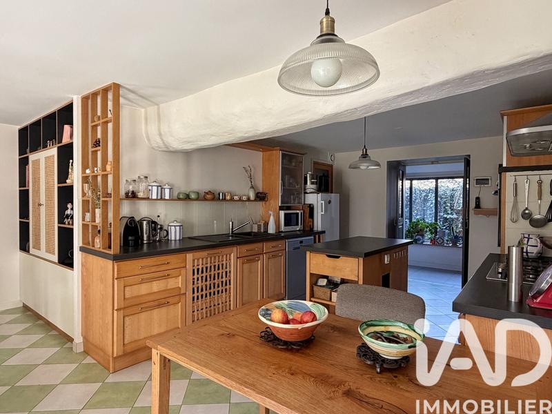 Maison - 212 m² - 8 pièces