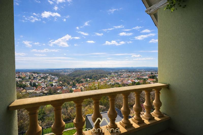 Maison contemporaine - 272 m² - 8 pièces