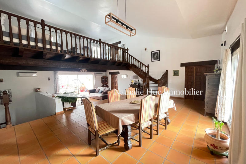 Maison - 258 m² - 7 pièces