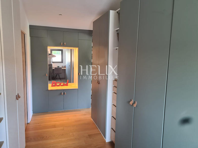 Maison - 220 m² - 6 pièces