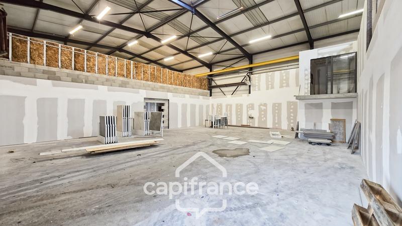 Bureau - 427 m² - 2 pièces