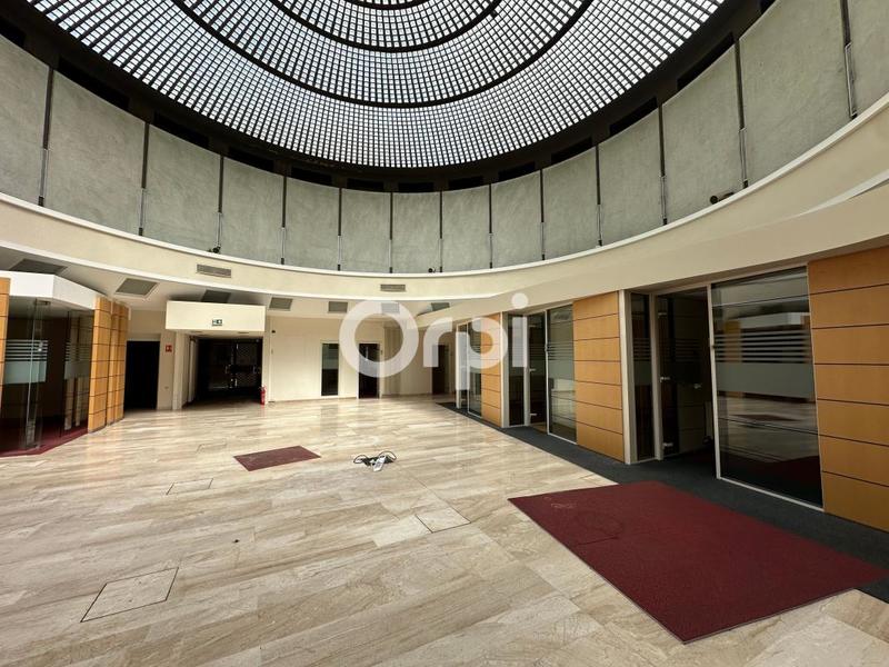 Bureau - 623 m²