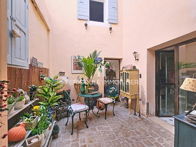 Mas - 353 m² - 10 pièces