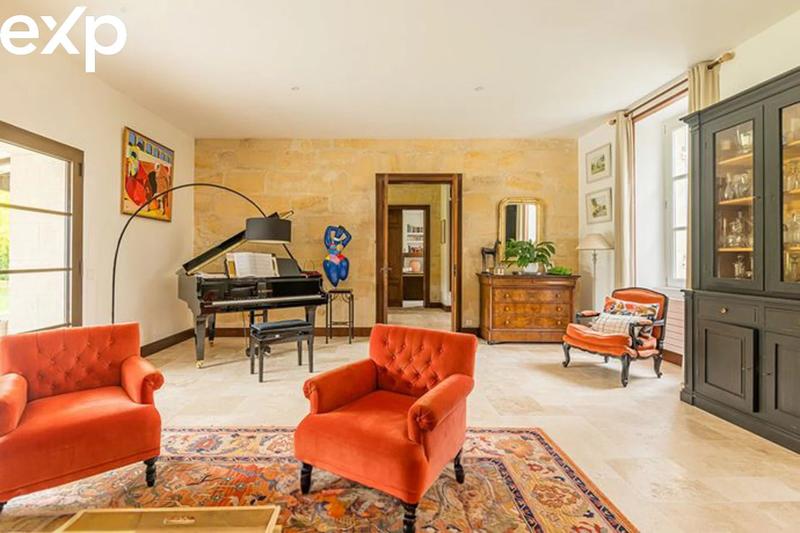 Maison - 300 m² - 9 pièces