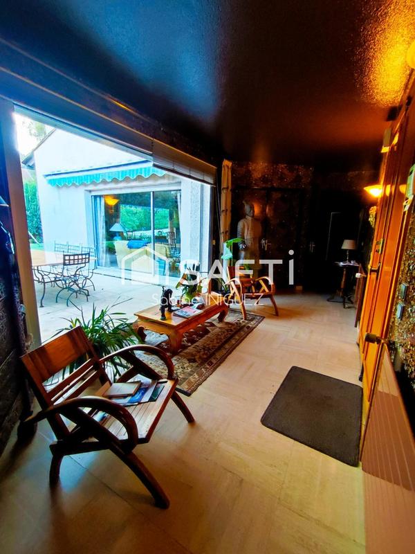 Maison - 228 m² - 6 pièces