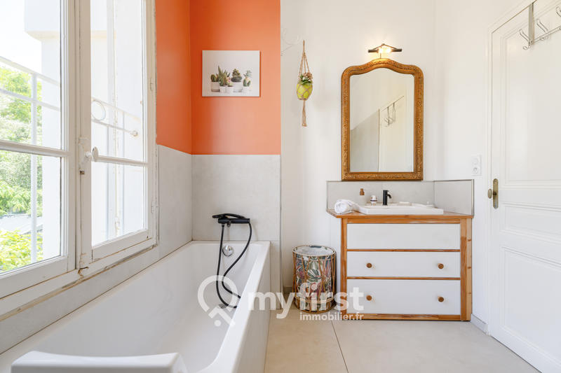 Maison - 207 m² - 6 pièces