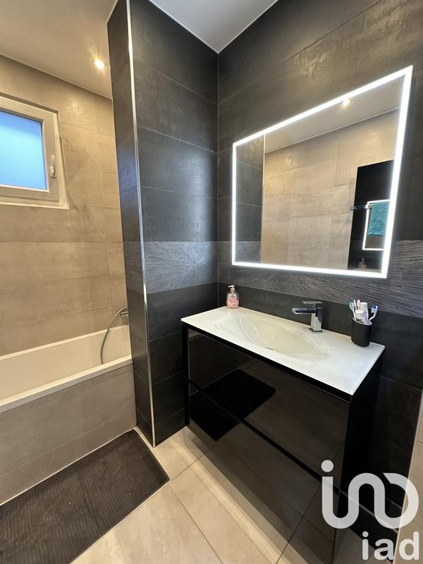 Appartement - 100 m² - 4 pièces