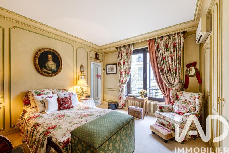 Duplex - 252 m² - 8 pièces