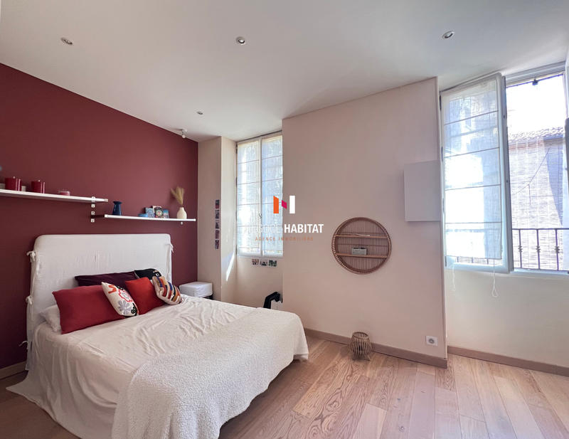 Appartement - 225 m² - 7 pièces