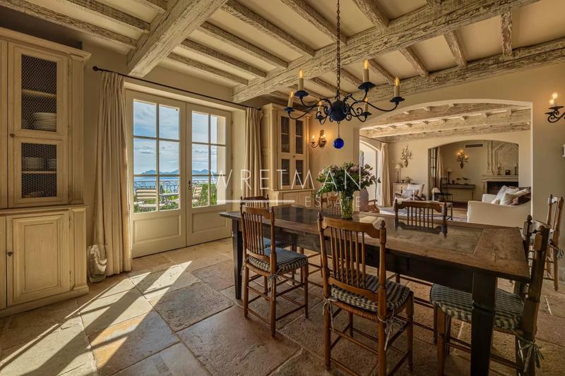 Maison - 185 m² - 7 pièces