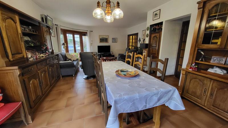 Maison - 180 m² - 7 pièces