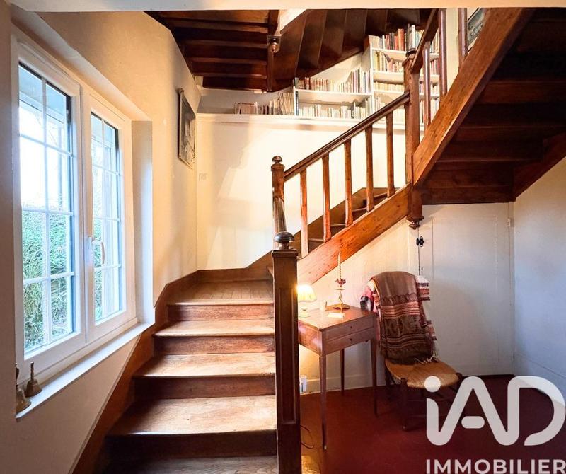 Maison - 305 m² - 8 pièces