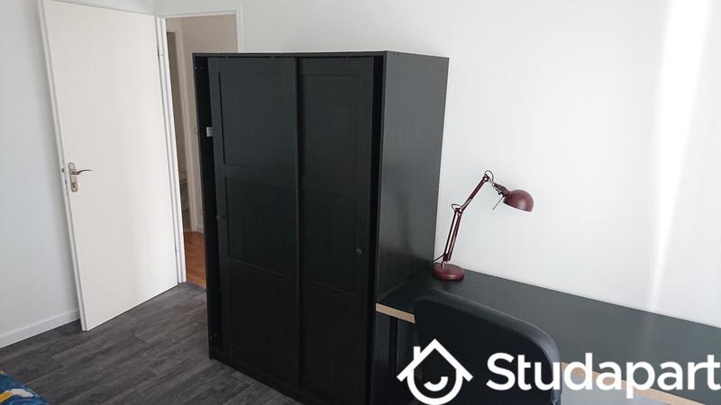 Chambre - 11 m² - 1 pièce