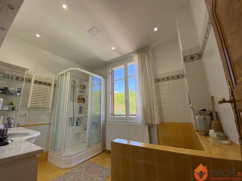 Maison - 180 m² - 7 pièces