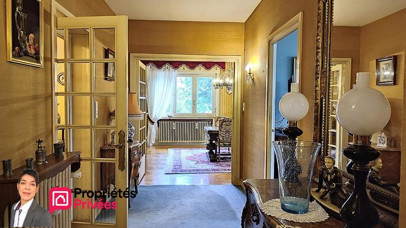 Maison - 218 m² - 8 pièces