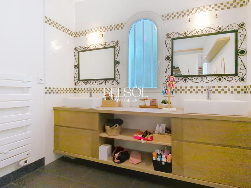 Villa - 160 m² - 5 pièces