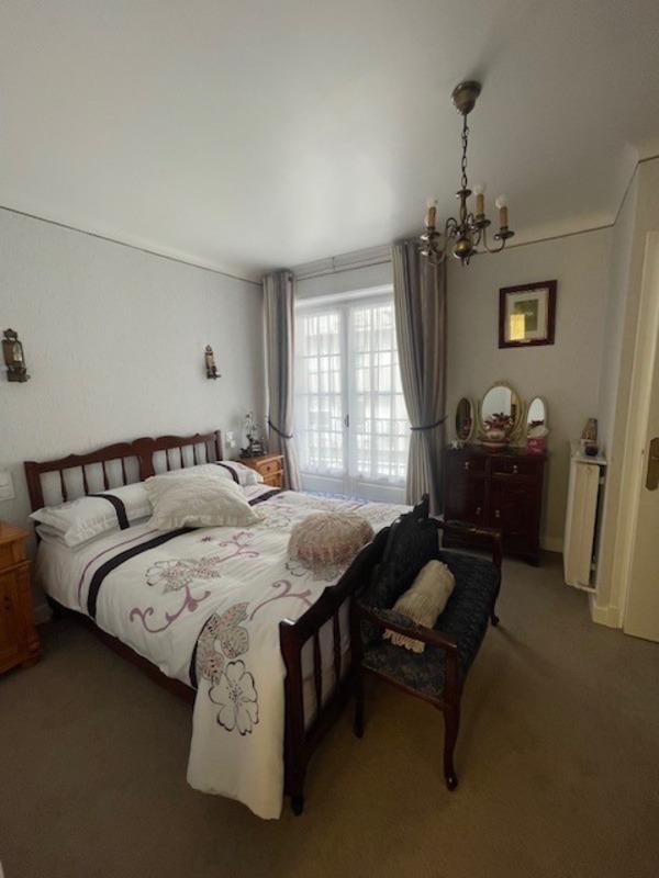 Maison - 150 m² - 10 pièces