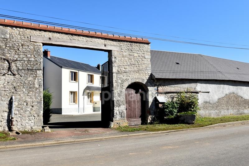 Corps de ferme - 170 m² - 11 pièces