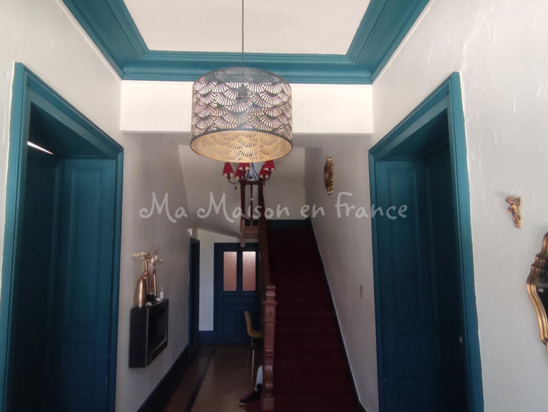 Maison - 585 m² - 12 pièces