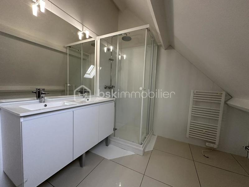 Maison traditionnelle - 160 m² - 6 pièces