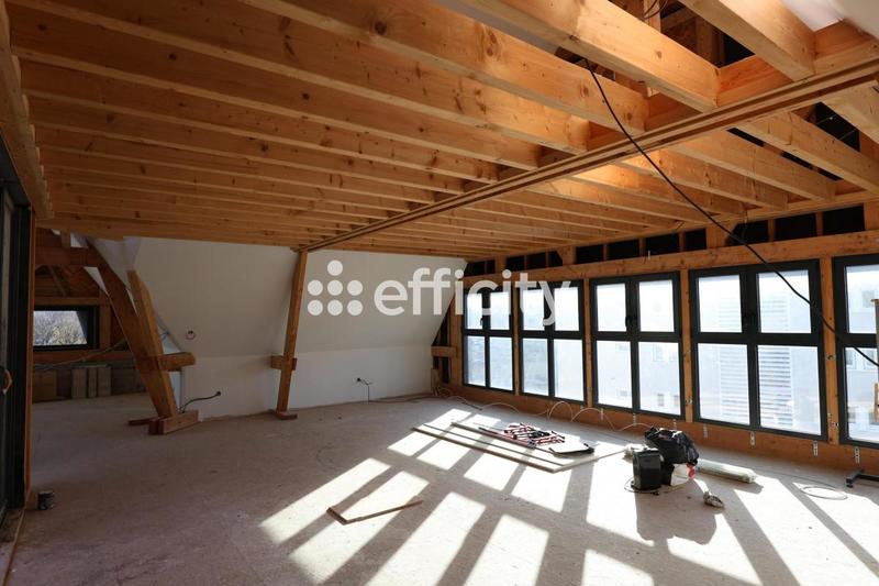 Maison - 610 m² - 10 pièces
