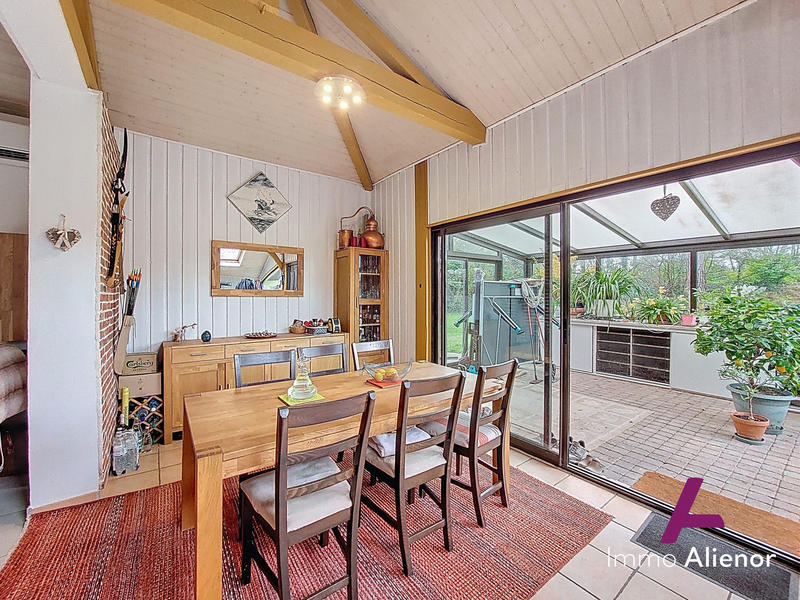 Maison traditionnelle - 145 m² - 11 pièces