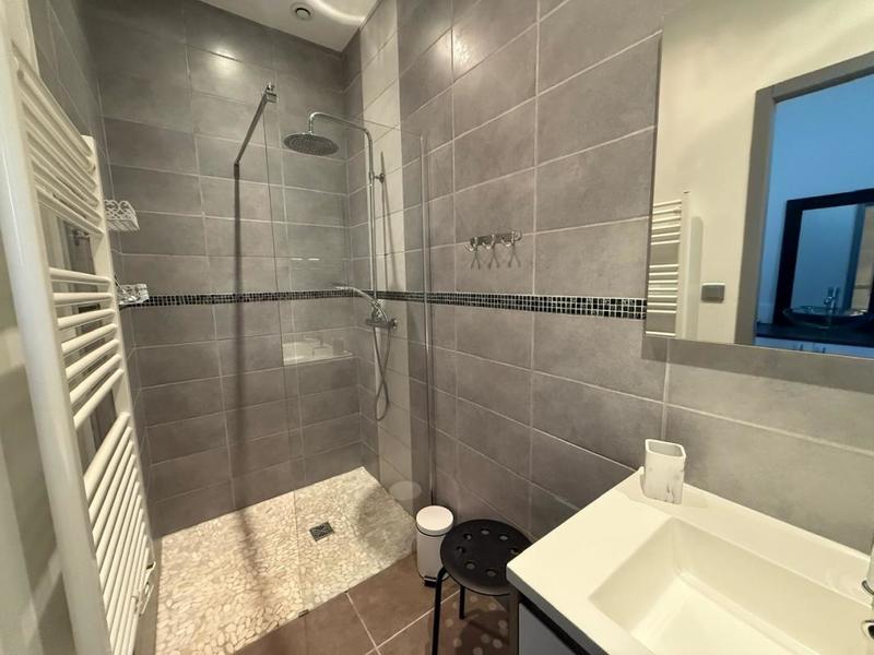 Maison - 211 m² - 8 pièces