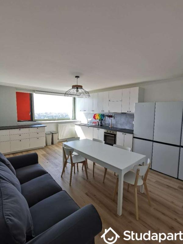 Chambre - 10 m² - 1 pièce