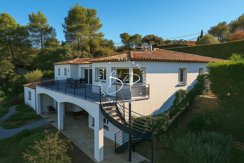 Maison - 185 m² - 6 pièces