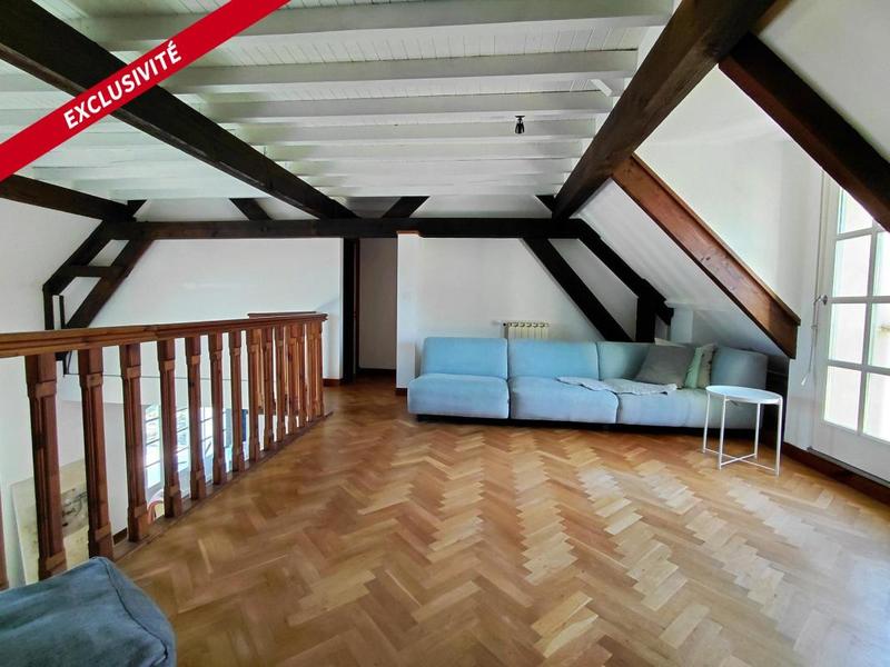 Maison - 260 m² - 8 pièces