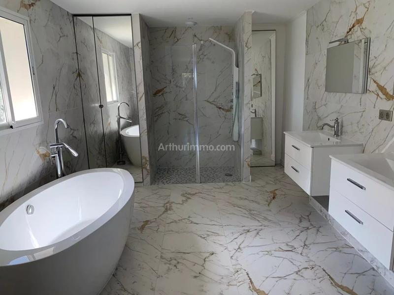 Maison - 320 m² - 7 pièces