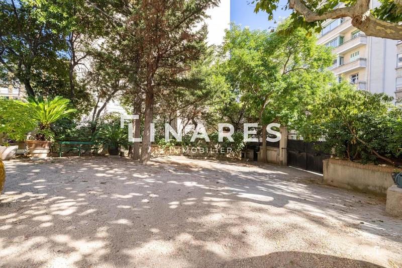 Appartement - 204 m² - 6 pièces