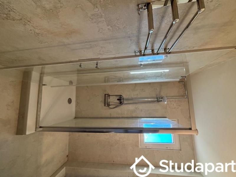 Chambre - 9 m² - 1 pièce