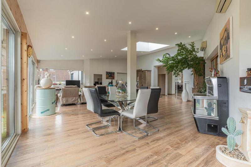 Appartement - 297 m² - 6 pièces