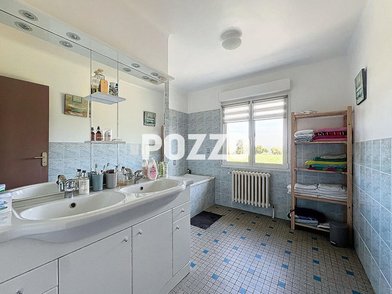 Maison - 196 m² - 10 pièces