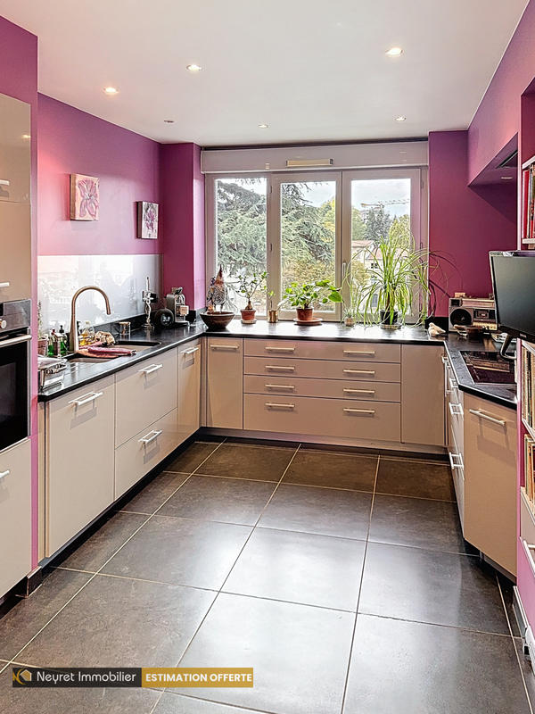 Appartement - 135 m² - 6 pièces