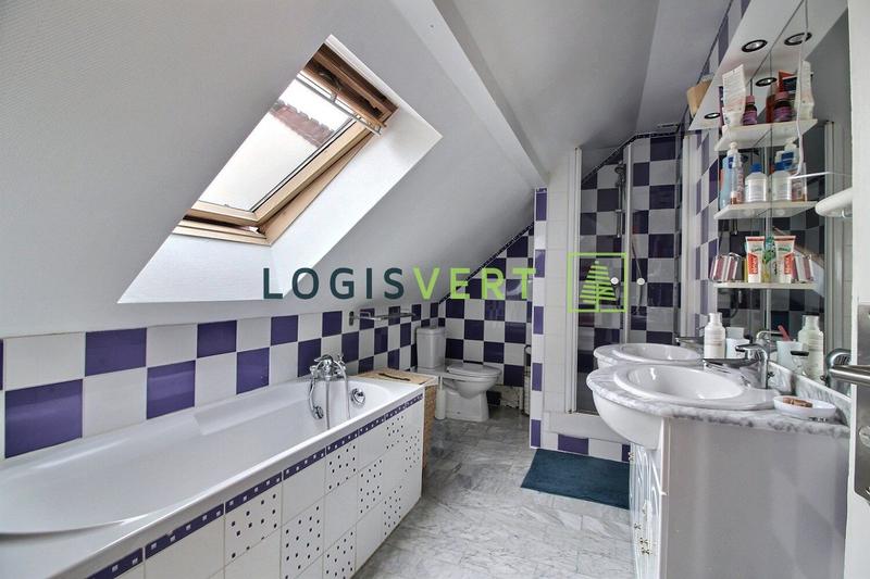 Maison - 137 m² - 6 pièces