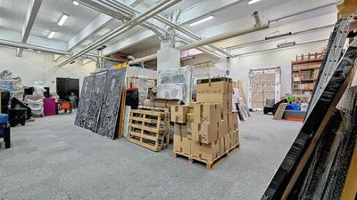 Local commercial - 268 m² - 3 pièces