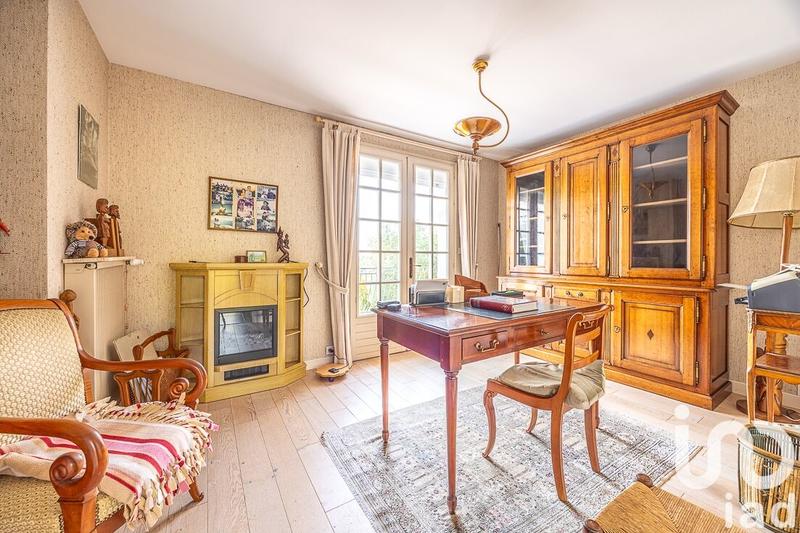 Maison - 242 m² - 7 pièces