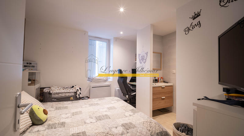 Maison - 162 m² - 8 pièces